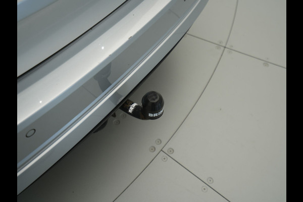 Škoda Octavia Combi 1.5 TSI 150pk First Edition Navigatie Stoelverwarming Acc Led ARGON