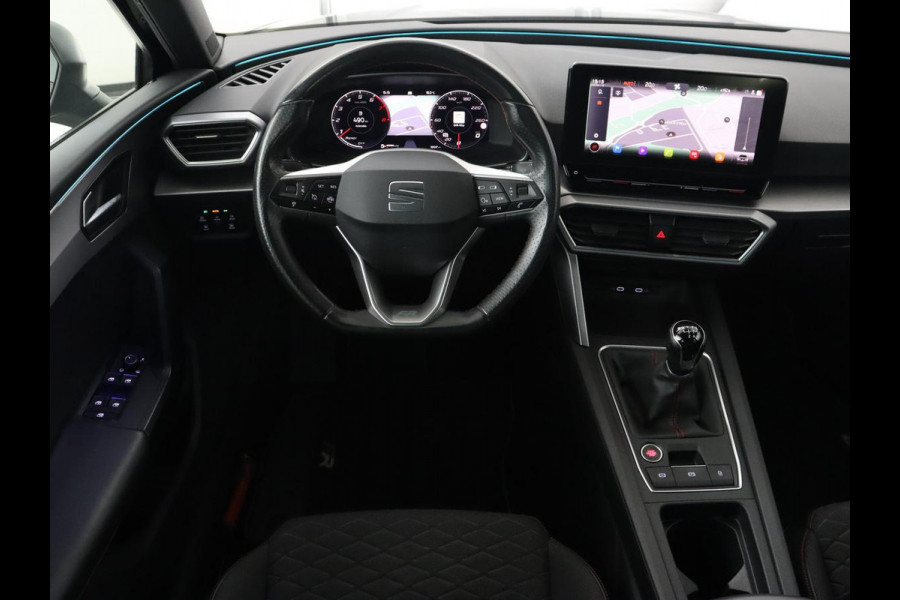 Seat Leon 1.5 TSI FR Launch Edition | Trekhaak | Adaptive cruise | Carplay | Navigatie | Full LED | DAB | Climate control | Parkeerhulp | Sfeerverlichting | Digital Cockpit