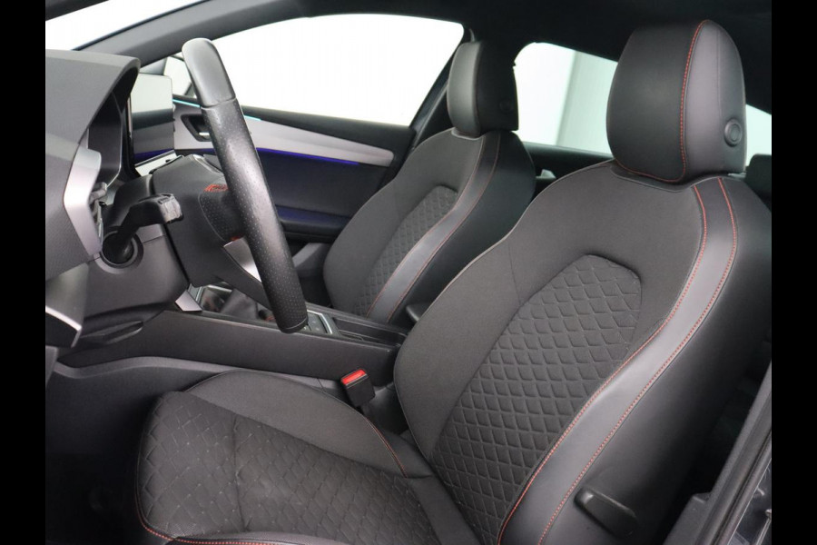 Seat Leon 1.5 TSI FR Launch Edition | Trekhaak | Adaptive cruise | Carplay | Navigatie | Full LED | DAB | Climate control | Parkeerhulp | Sfeerverlichting | Digital Cockpit