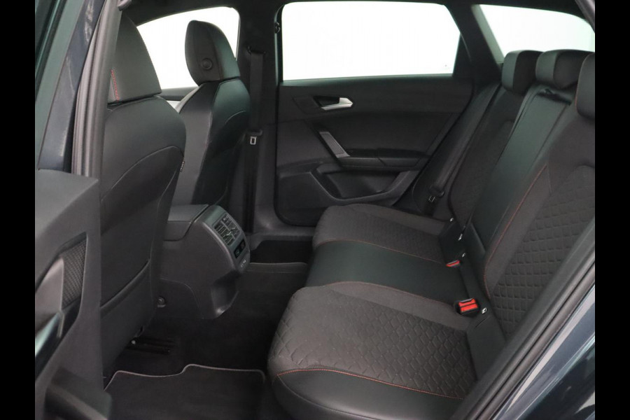 Seat Leon 1.5 TSI FR Launch Edition | Trekhaak | Adaptive cruise | Carplay | Navigatie | Full LED | DAB | Climate control | Parkeerhulp | Sfeerverlichting | Digital Cockpit