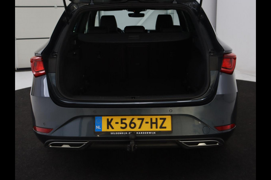 Seat Leon 1.5 TSI FR Launch Edition | Trekhaak | Adaptive cruise | Carplay | Navigatie | Full LED | DAB | Climate control | Parkeerhulp | Sfeerverlichting | Digital Cockpit