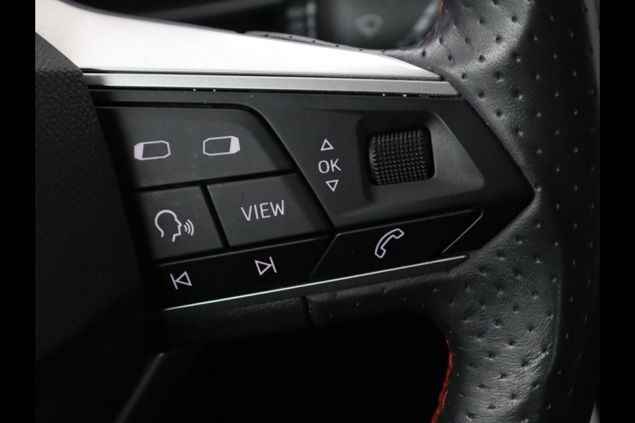 Seat Leon 1.5 TSI FR Launch Edition | Trekhaak | Adaptive cruise | Carplay | Navigatie | Full LED | DAB | Climate control | Parkeerhulp | Sfeerverlichting | Digital Cockpit