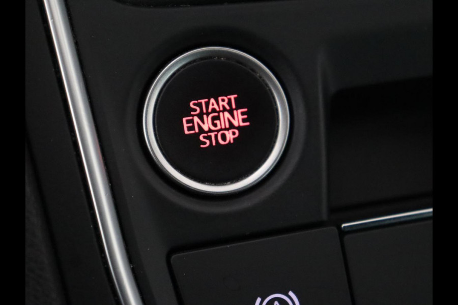 Seat Leon 1.5 TSI FR Launch Edition | Trekhaak | Adaptive cruise | Carplay | Navigatie | Full LED | DAB | Climate control | Parkeerhulp | Sfeerverlichting | Digital Cockpit