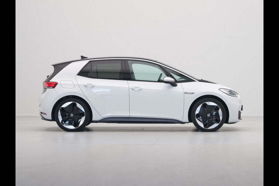 Volkswagen ID.3 First Max 58 kWh 204pk Trekhaak Navigatie Camera Stoelverwarming Side ass. ARGON