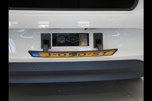 Volkswagen ID.3 First Max 58 kWh 204pk Trekhaak Navigatie Camera Stoelverwarming Side ass. ARGON
