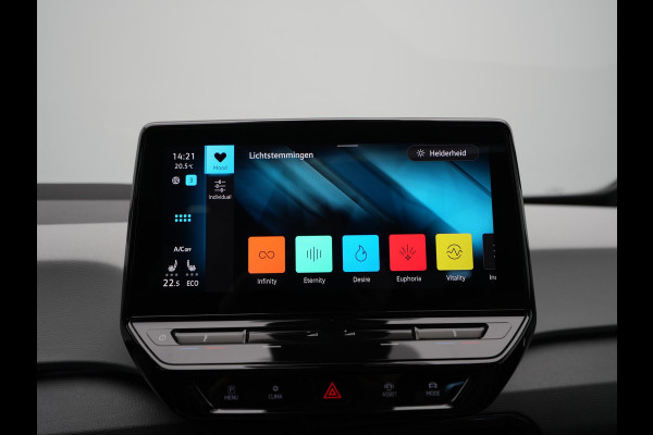 Volkswagen ID.3 First Max 58 kWh 204pk Trekhaak Navigatie Camera Stoelverwarming Side ass. ARGON