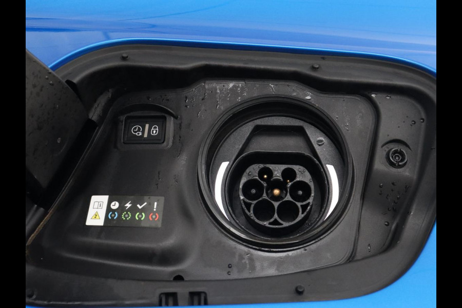 Peugeot 308 1.6 PHEV 225 GT | Panoramadak | Stoelverwarming | 360 Camera | Focal Sound | Adaptive cruise | Matrix LED | Keyless | Carplay | Navigatie | Leder/Alcantara | Dodehoek detectie | Plug In