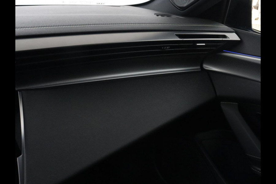 Peugeot 308 1.6 PHEV 225 GT | Panoramadak | Stoelverwarming | 360 Camera | Focal Sound | Adaptive cruise | Matrix LED | Keyless | Carplay | Navigatie | Leder/Alcantara | Dodehoek detectie | Plug In