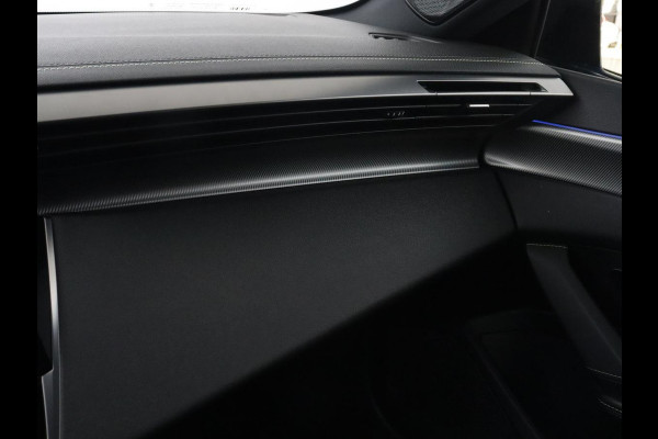 Peugeot 308 1.6 PHEV 225 GT | Panoramadak | Stoelverwarming | 360 Camera | Focal Sound | Adaptive cruise | Matrix LED | Keyless | Carplay | Navigatie | Leder/Alcantara | Dodehoek detectie | Plug In