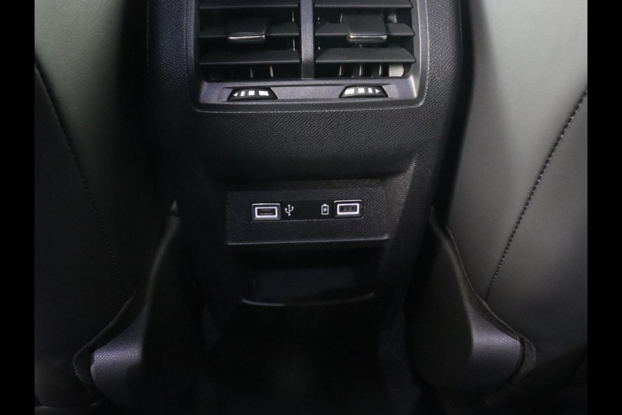 Peugeot 308 1.6 PHEV 225 GT | Panoramadak | Stoelverwarming | 360 Camera | Focal Sound | Adaptive cruise | Matrix LED | Keyless | Carplay | Navigatie | Leder/Alcantara | Dodehoek detectie | Plug In