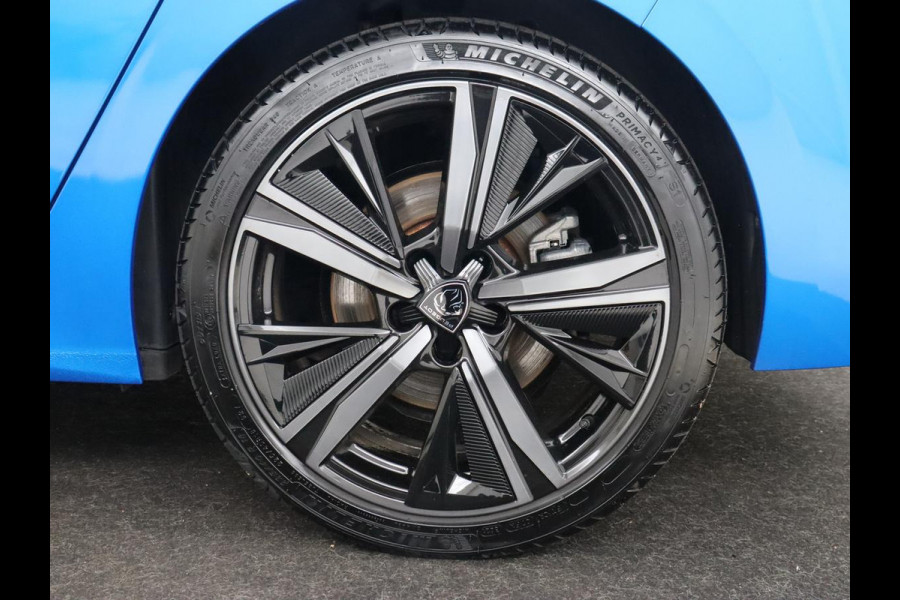Peugeot 308 1.6 PHEV 225 GT | Panoramadak | Stoelverwarming | 360 Camera | Focal Sound | Adaptive cruise | Matrix LED | Keyless | Carplay | Navigatie | Leder/Alcantara | Dodehoek detectie | Plug In