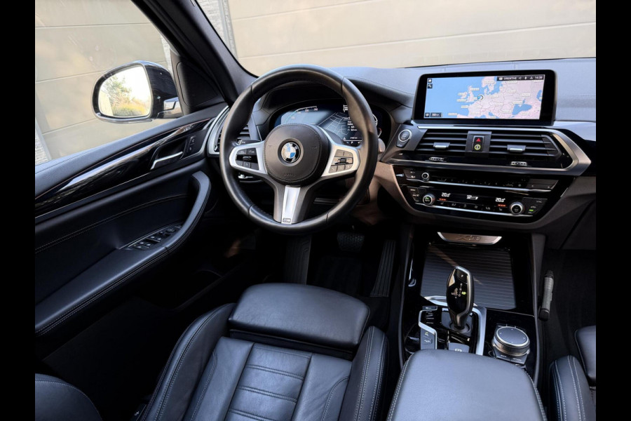 BMW X3 xDrive20i High Executive M-sport | Leren bekleding | Head-up display | Stoelverwarming | Cruise & climate control | Dodehoek en