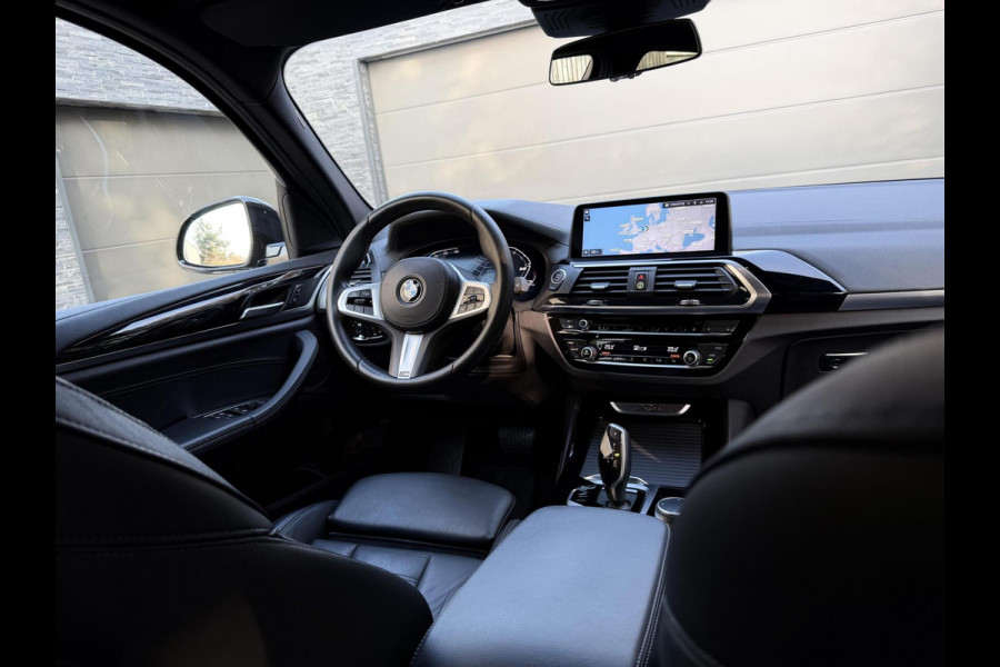 BMW X3 xDrive20i High Executive M-sport | Leren bekleding | Head-up display | Stoelverwarming | Cruise & climate control | Dodehoek en