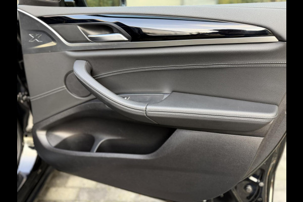 BMW X3 xDrive20i High Executive M-sport | Leren bekleding | Head-up display | Stoelverwarming | Cruise & climate control | Dodehoek en