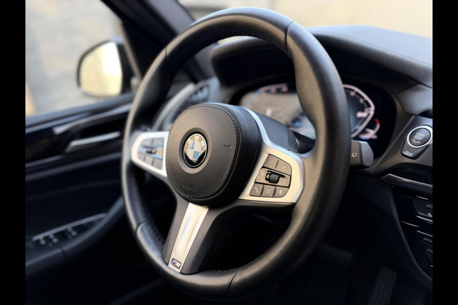 BMW X3 xDrive20i High Executive M-sport | Leren bekleding | Head-up display | Stoelverwarming | Cruise & climate control | Dodehoek en