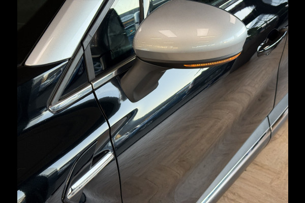 Renault Captur 1.3 TCe AUT 140 Edition ONE Groot Navi | Bose | 18"| Stuur & stoelverwarming | Camera | Volledig dealer onderhouden!