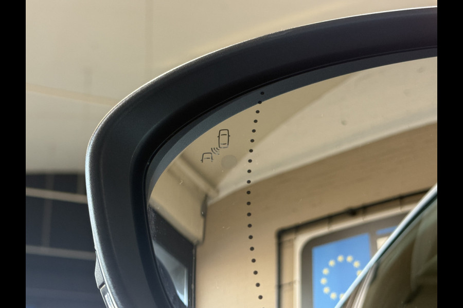 Renault Captur 1.3 TCe AUT 140 Edition ONE Groot Navi | Bose | 18"| Stuur & stoelverwarming | Camera | Volledig dealer onderhouden!