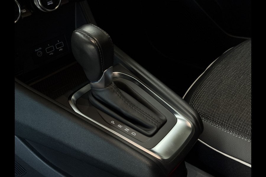 Renault Captur 1.3 TCe AUT 140 Edition ONE Groot Navi | Bose | 18"| Stuur & stoelverwarming | Camera | Volledig dealer onderhouden!