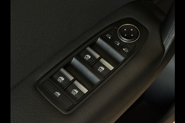 Renault Captur 1.3 TCe AUT 140 Edition ONE Groot Navi | Bose | 18"| Stuur & stoelverwarming | Camera | Volledig dealer onderhouden!