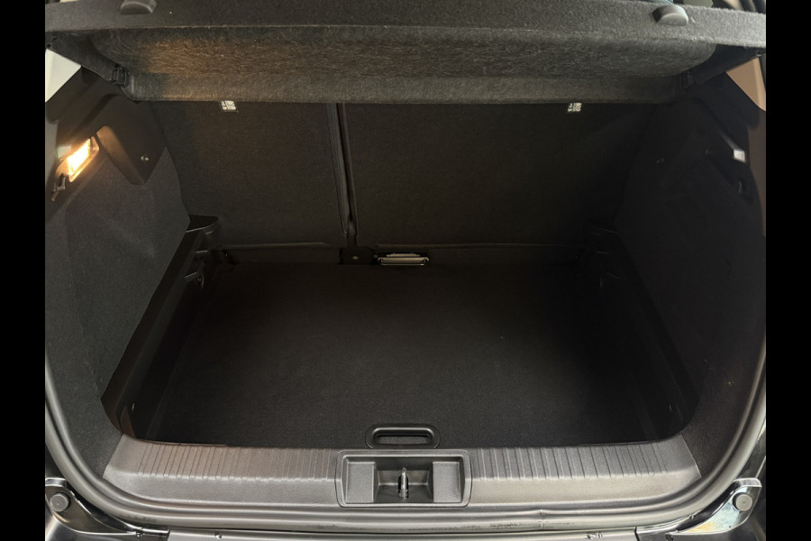 Renault Captur 1.3 TCe AUT 140 Edition ONE Groot Navi | Bose | 18"| Stuur & stoelverwarming | Camera | Volledig dealer onderhouden!