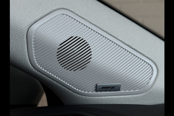 Renault Captur 1.3 TCe AUT 140 Edition ONE Groot Navi | Bose | 18"| Stuur & stoelverwarming | Camera | Volledig dealer onderhouden!