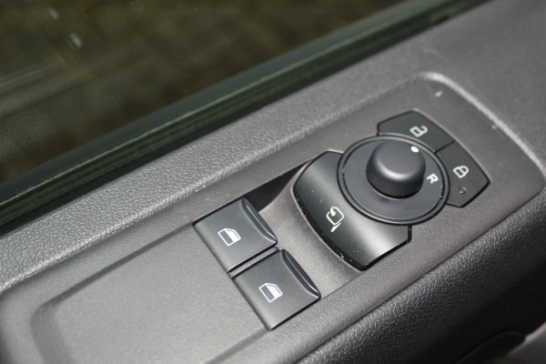 Ford Transit Custom 320 2.0-136 pk TDCI L1H1 Trend. Fabr. garantie tot 09-2028. Adaptive Cruise Control, Navigatie, Camera, PDC V+A, Apple Carplay/Android auto, LED verl., Laadruimte bekleed, Bijrijdersbank, Spiegel-, stoel en voorraamverw. etc.