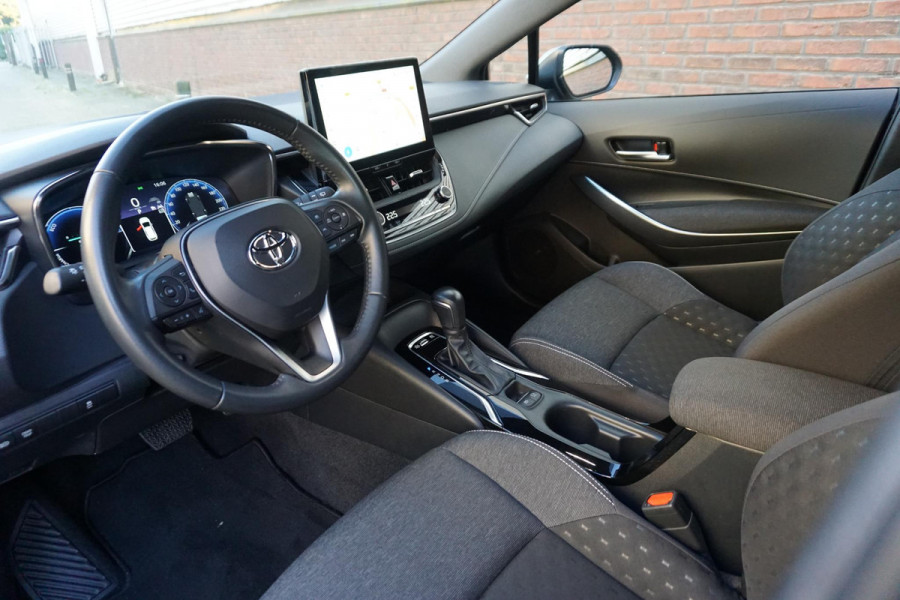 Toyota Corolla Touring Sports Hybrid 140 Active/NL.Auto/Digi-Dashboard/LED/Navi/ All-Season banden.