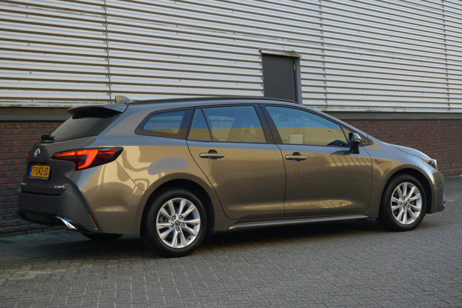 Toyota Corolla Touring Sports Hybrid 140 Active/NL.Auto/Digi-Dashboard/LED/Navi/ All-Season banden.