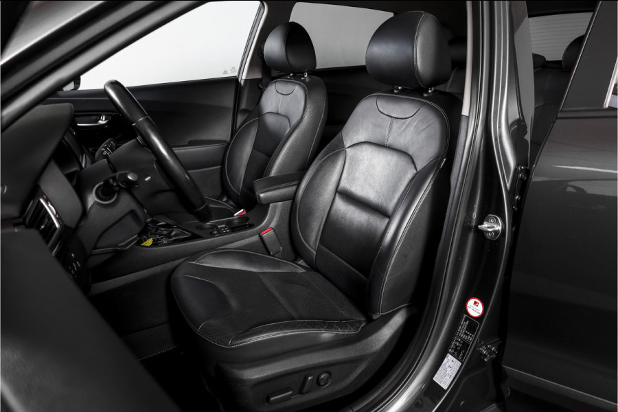 Kia Niro 1.6 GDi Hybrid 105 PK ExecutiveLine - Automaat | Adapt. Cruise | Stuur-+stoelverw. + Ventilatie | Elek. Stoel | PDC | Camera | NAV + App. Connect | ECC | Afn. Trekhaak | LM 18" |