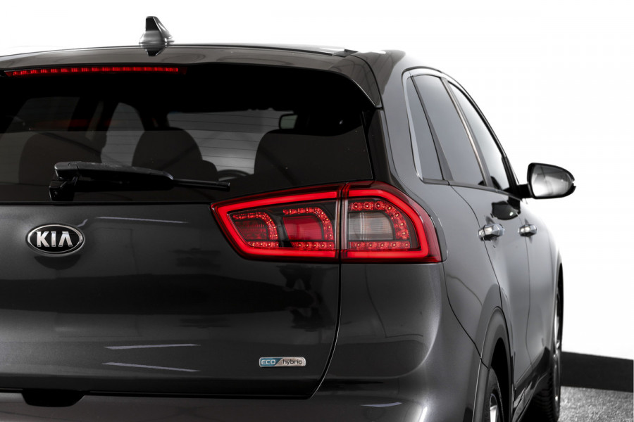 Kia Niro 1.6 GDi Hybrid 105 PK ExecutiveLine - Automaat | Adapt. Cruise | Stuur-+stoelverw. + Ventilatie | Elek. Stoel | PDC | Camera | NAV + App. Connect | ECC | Afn. Trekhaak | LM 18" |