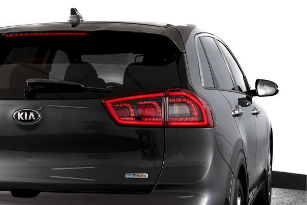 Kia Niro 1.6 GDi Hybrid 105 PK ExecutiveLine - Automaat | Adapt. Cruise | Stuur-+stoelverw. + Ventilatie | Elek. Stoel | PDC | Camera | NAV + App. Connect | ECC | Afn. Trekhaak | LM 18" |