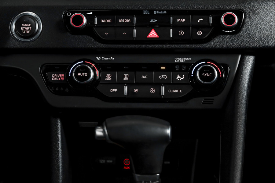 Kia Niro 1.6 GDi Hybrid 105 PK ExecutiveLine - Automaat | Adapt. Cruise | Stuur-+stoelverw. + Ventilatie | Elek. Stoel | PDC | Camera | NAV + App. Connect | ECC | Afn. Trekhaak | LM 18" |