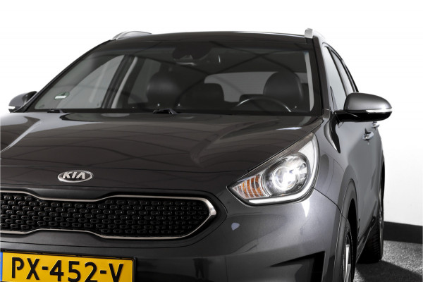 Kia Niro 1.6 GDi Hybrid 105 PK ExecutiveLine - Automaat | Adapt. Cruise | Stuur-+stoelverw. + Ventilatie | Elek. Stoel | PDC | Camera | NAV + App. Connect | ECC | Afn. Trekhaak | LM 18" |