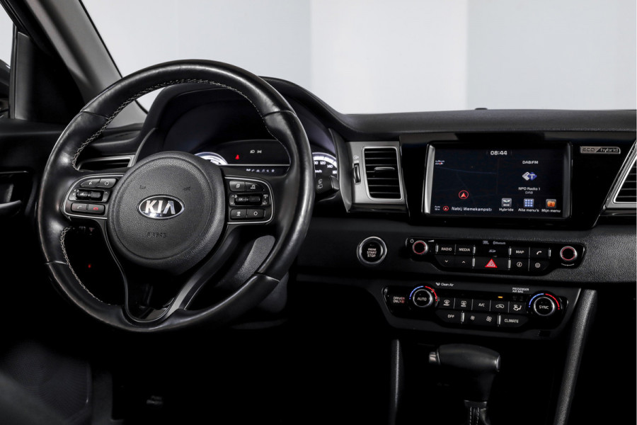 Kia Niro 1.6 GDi Hybrid 105 PK ExecutiveLine - Automaat | Adapt. Cruise | Stuur-+stoelverw. + Ventilatie | Elek. Stoel | PDC | Camera | NAV + App. Connect | ECC | Afn. Trekhaak | LM 18" |