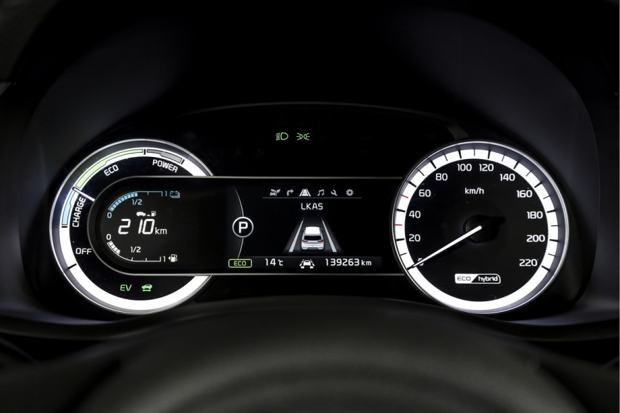 Kia Niro 1.6 GDi Hybrid 105 PK ExecutiveLine - Automaat | Adapt. Cruise | Stuur-+stoelverw. + Ventilatie | Elek. Stoel | PDC | Camera | NAV + App. Connect | ECC | Afn. Trekhaak | LM 18" |