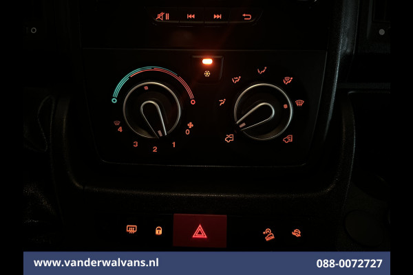 Peugeot Boxer 2.2 BlueHDi 141pk Bakwagen Laadklep Euro6 Airco | Cruisecontrol | 985kg laadvermogen Bijrijdersbank