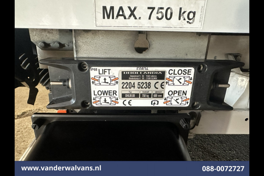 Peugeot Boxer 2.2 BlueHDi 141pk Bakwagen Laadklep Euro6 Airco | Cruisecontrol | 985kg laadvermogen Bijrijdersbank