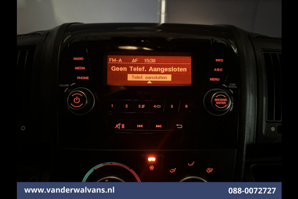 Peugeot Boxer 2.2 BlueHDi 141pk Bakwagen Laadklep Euro6 Airco | Cruisecontrol | 985kg laadvermogen Bijrijdersbank