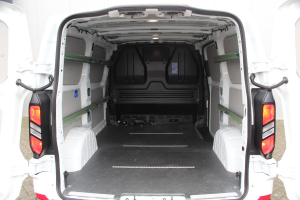 Ford Transit Custom 320 2.0-136 pk TDCI L1H1 Trend. Fabr. garantie tot 09-2028. Adaptive Cruise Control, Navigatie, Camera, PDC V+A, Apple Carplay/Android auto, LED verl., Laadruimte bekleed, Bijrijdersbank, Spiegel-, stoel en voorraamverw. etc.