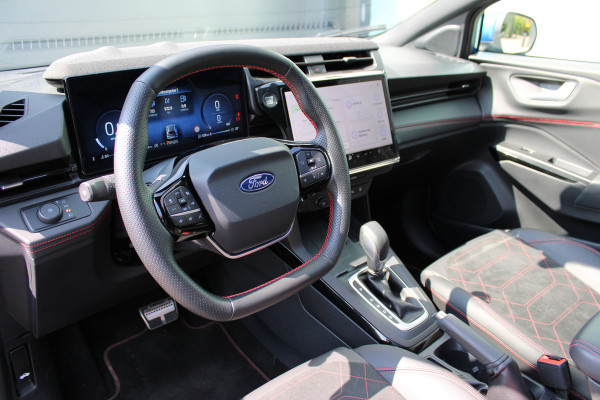 Ford Puma 1.0 EcoBoost Hybrid | Nieuw model | Panoramadak | Trekhaak | BLIS | Carplay | Camera  | Adaptieve cruise