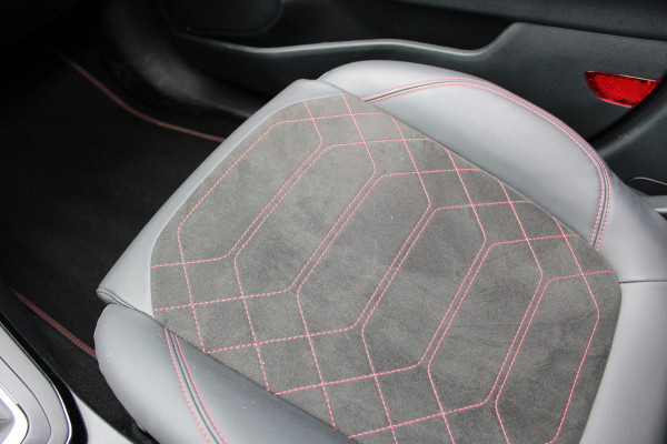 Ford Puma 1.0 EcoBoost Hybrid | Nieuw model | Panoramadak | Trekhaak | BLIS | Carplay | Camera  | Adaptieve cruise