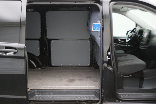 Mercedes-Benz Vito 116 CDI Automaat 3-Zits, Climate, Cruise, Navigatie, Bluetooth, PDC, LED, Side Steps, 19''