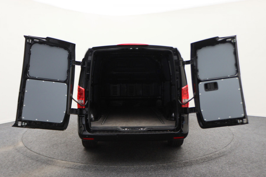 Mercedes-Benz Vito 116 CDI Automaat 3-Zits, Climate, Cruise, Navigatie, Bluetooth, PDC, LED, Side Steps, 19''