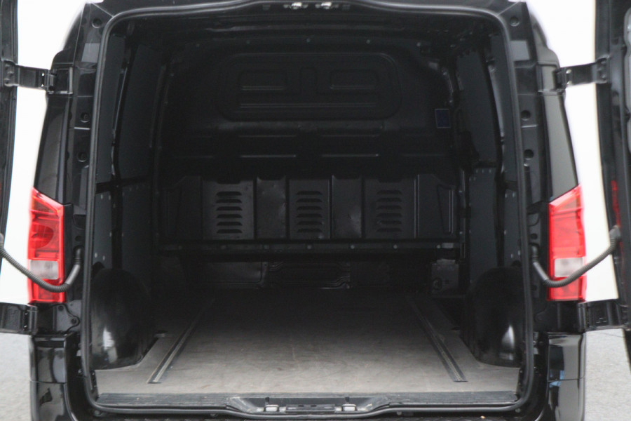 Mercedes-Benz Vito 116 CDI Automaat 3-Zits, Climate, Cruise, Navigatie, Bluetooth, PDC, LED, Side Steps, 19''
