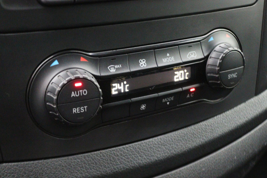 Mercedes-Benz Vito 116 CDI Automaat 3-Zits, Climate, Cruise, Navigatie, Bluetooth, PDC, LED, Side Steps, 19''