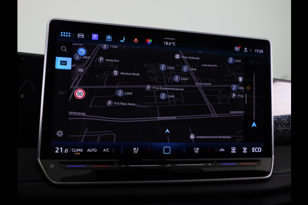 Volkswagen Tiguan 1.5 eHybrid R-Line Edition 272 pk Automaat (DSG) | Navigatie | Panoramadak | Parkeersensoren (Park assist) | Rondomzichtcamera | Lederen bekleding | Stoelverwarming v/a | Black Style pakket | R-Line |