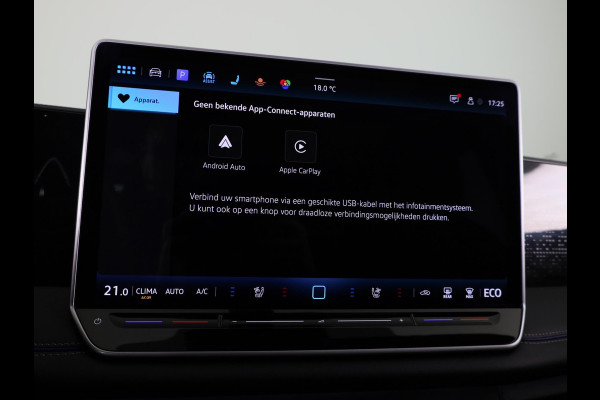 Volkswagen Tiguan 1.5 eHybrid R-Line Edition 272 pk Automaat (DSG) | Navigatie | Panoramadak | Parkeersensoren (Park assist) | Rondomzichtcamera | Lederen bekleding | Stoelverwarming v/a | Black Style pakket | R-Line |