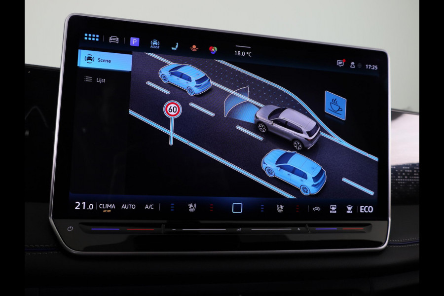 Volkswagen Tiguan 1.5 eHybrid R-Line Edition 272 pk Automaat (DSG) | Navigatie | Panoramadak | Parkeersensoren (Park assist) | Rondomzichtcamera | Lederen bekleding | Stoelverwarming v/a | Black Style pakket | R-Line |