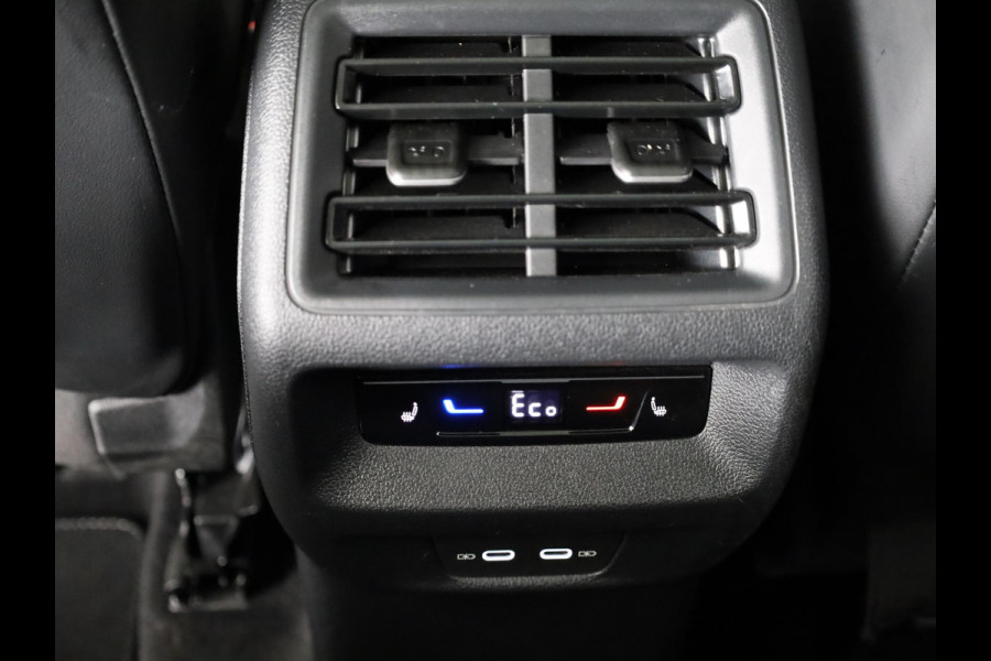 Volkswagen Tiguan 1.5 eHybrid R-Line Edition 272 pk Automaat (DSG) | Navigatie | Panoramadak | Parkeersensoren (Park assist) | Rondomzichtcamera | Lederen bekleding | Stoelverwarming v/a | Black Style pakket | R-Line |