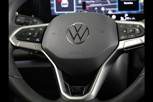 Volkswagen Tiguan 1.5 eHybrid R-Line Edition 272 pk Automaat (DSG) | Navigatie | Panoramadak | Parkeersensoren (Park assist) | Rondomzichtcamera | Lederen bekleding | Stoelverwarming v/a | Black Style pakket | R-Line |